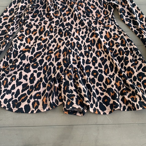 Unworn Leopard Long Sleeve Playsuit Size 16 - Picture 3 of 14